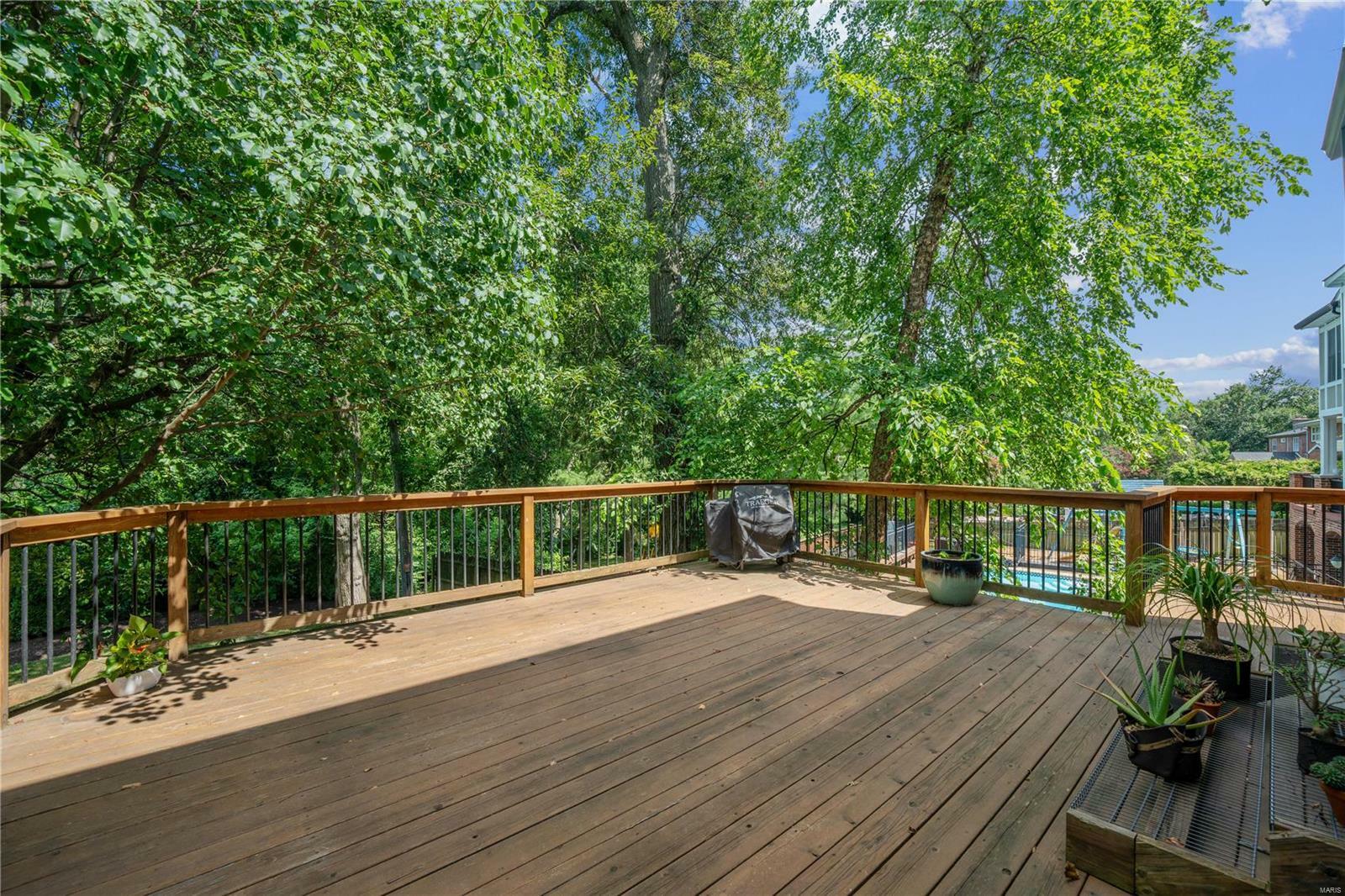 Property Photo:  2 Enfield Road  MO 63132 