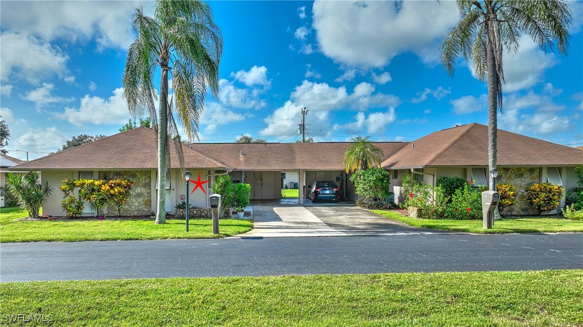 Property Photo:  281 Rosewood Court  FL 33936 