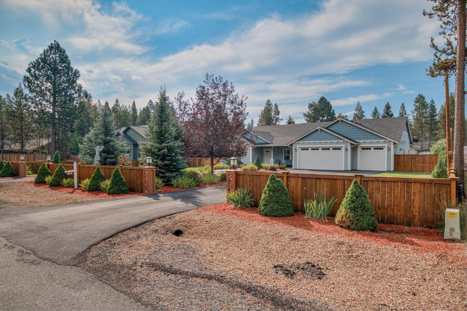 Property Photo: 17463 Egret Drive OR 97707