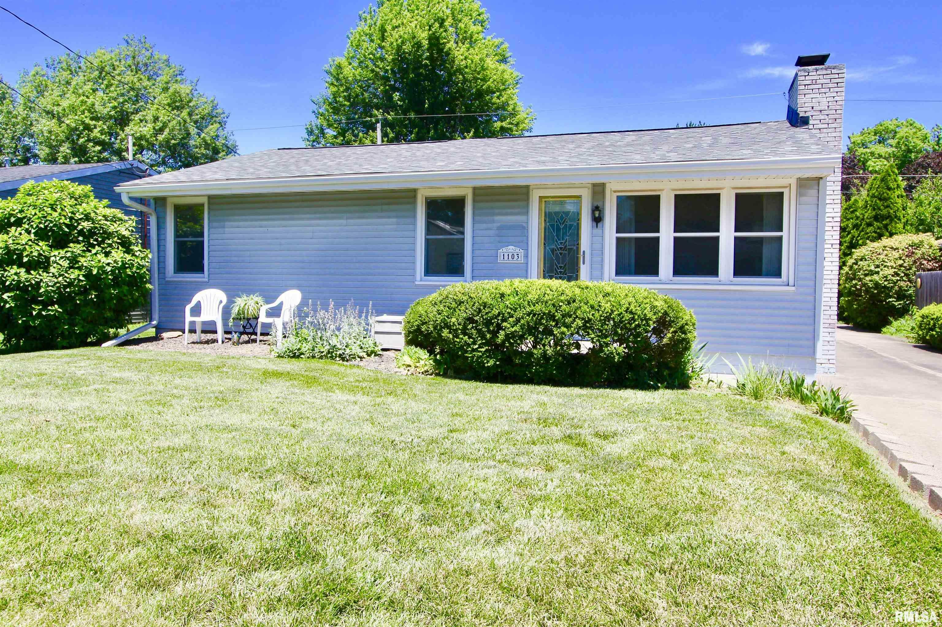 Property Photo:  1103 Oxford Street  IL 61554 