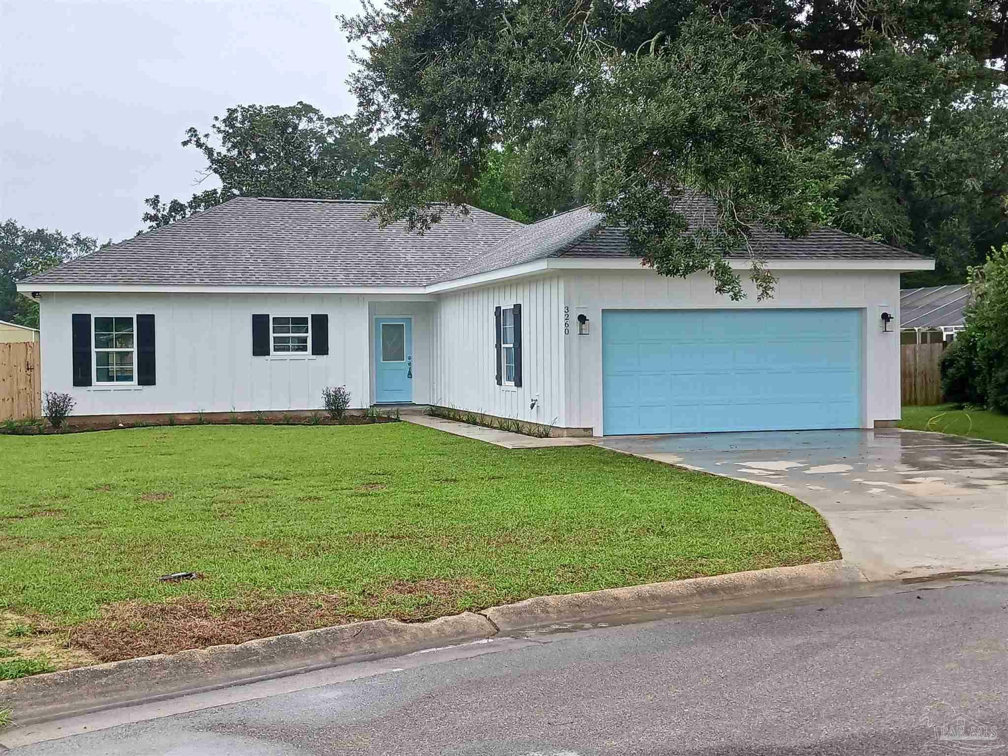 Property Photo:  3260 Las Brisas Ct  FL 32526 