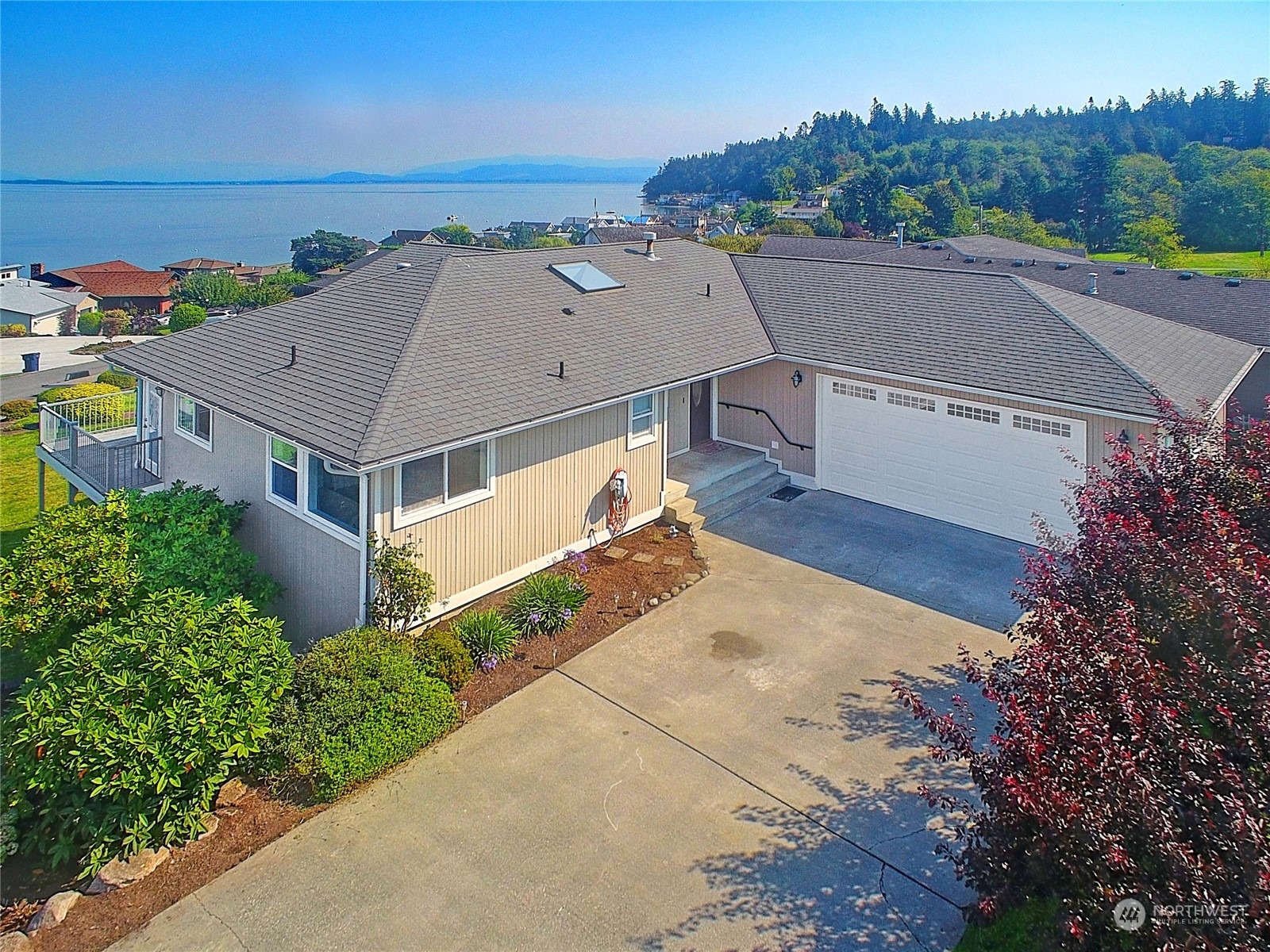 Property Photo:  1042 Shorecrest Place  WA 98282 