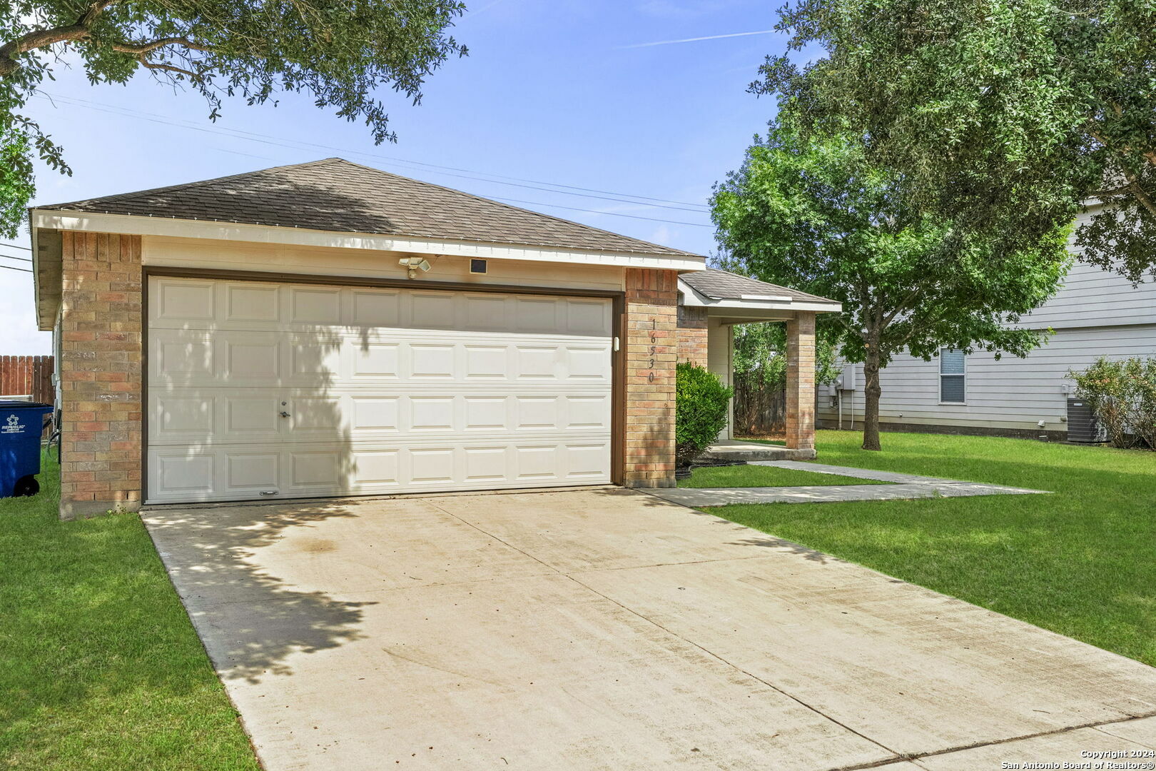 Property Photo:  16530 Clydesdale Run  TX 78154 