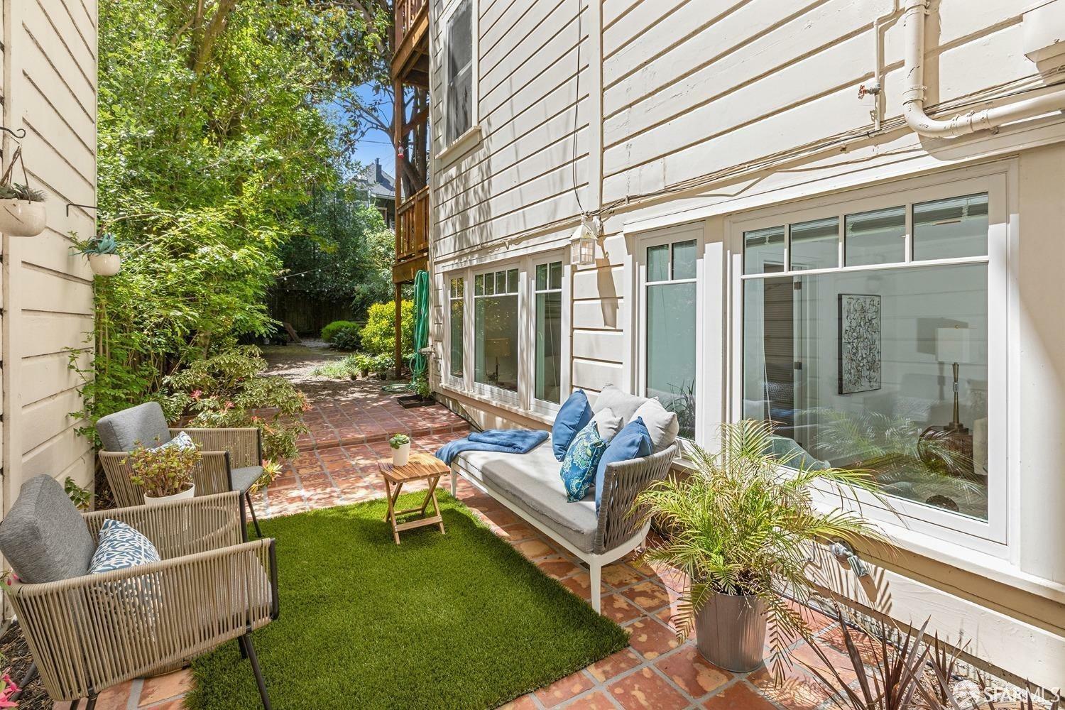 Property Photo:  1763 Oak Street  CA 94117 