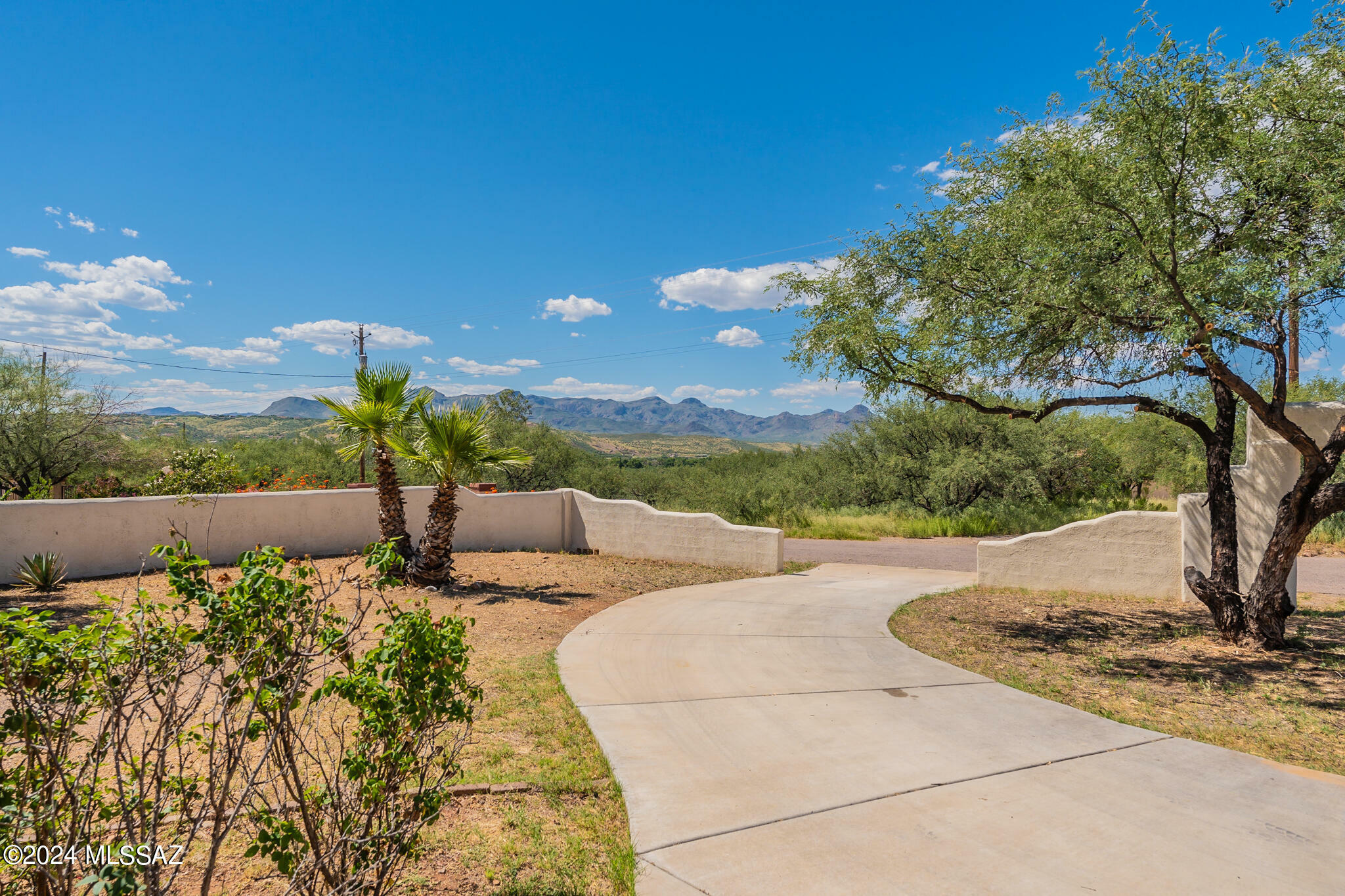 Property Photo:  203 Circulo Silva  AZ 85648 