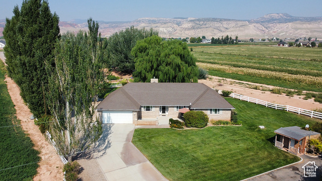 Property Photo: 797 N 910 E UT 84701