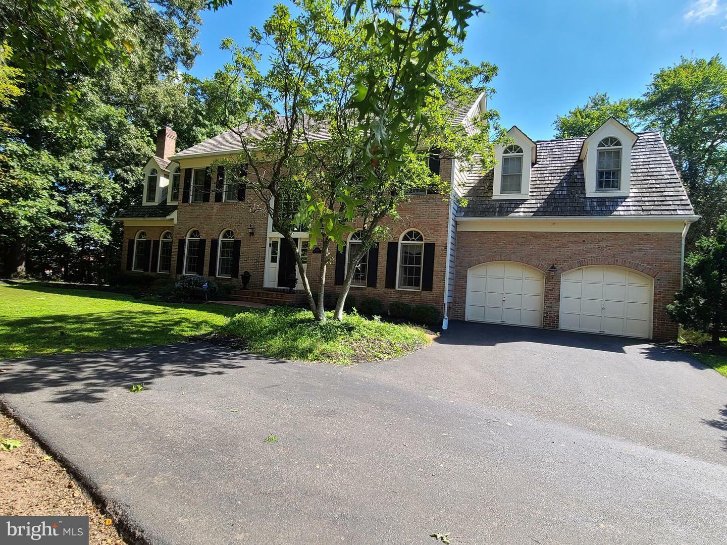 Property Photo:  3601 Lamplight Drive  VA 22033 