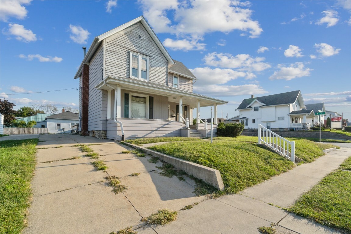 Property Photo:  786 & 840 8th Avenue  IA 52302 