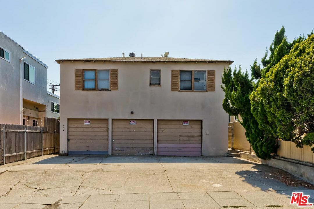 Property Photo:  1256   Princeton St  CA 90404 