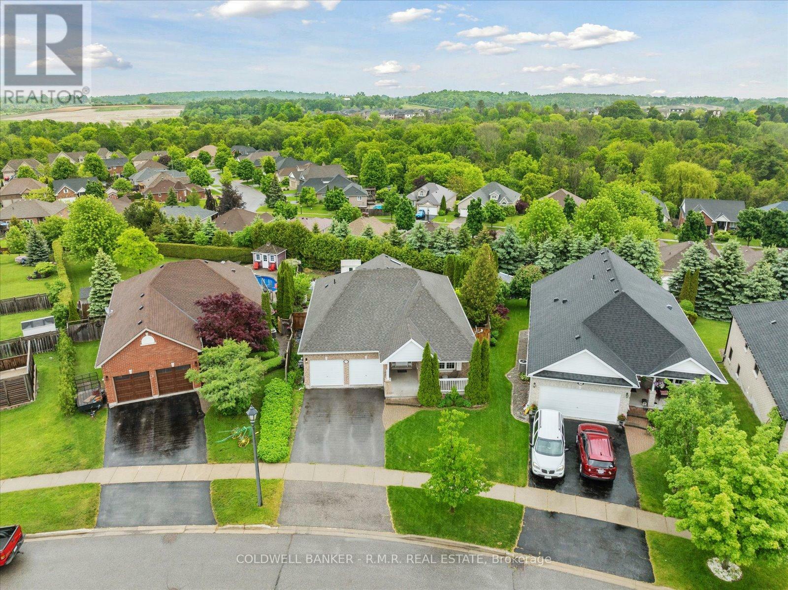 Photo de la propriété:  293 Ivey Crescent  ON K9A 5X3 