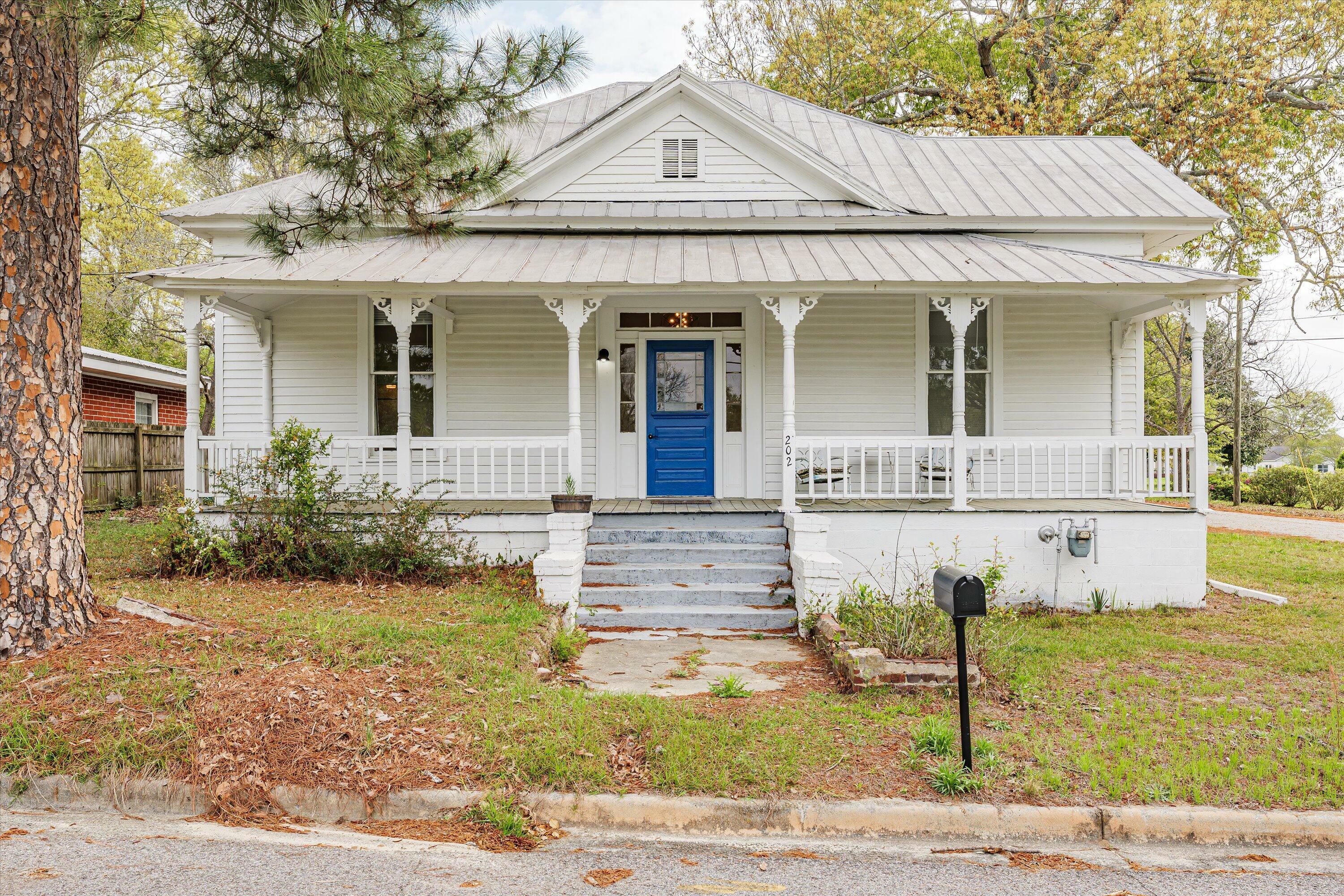 Property Photo:  202 Hill Street  GA 30833 