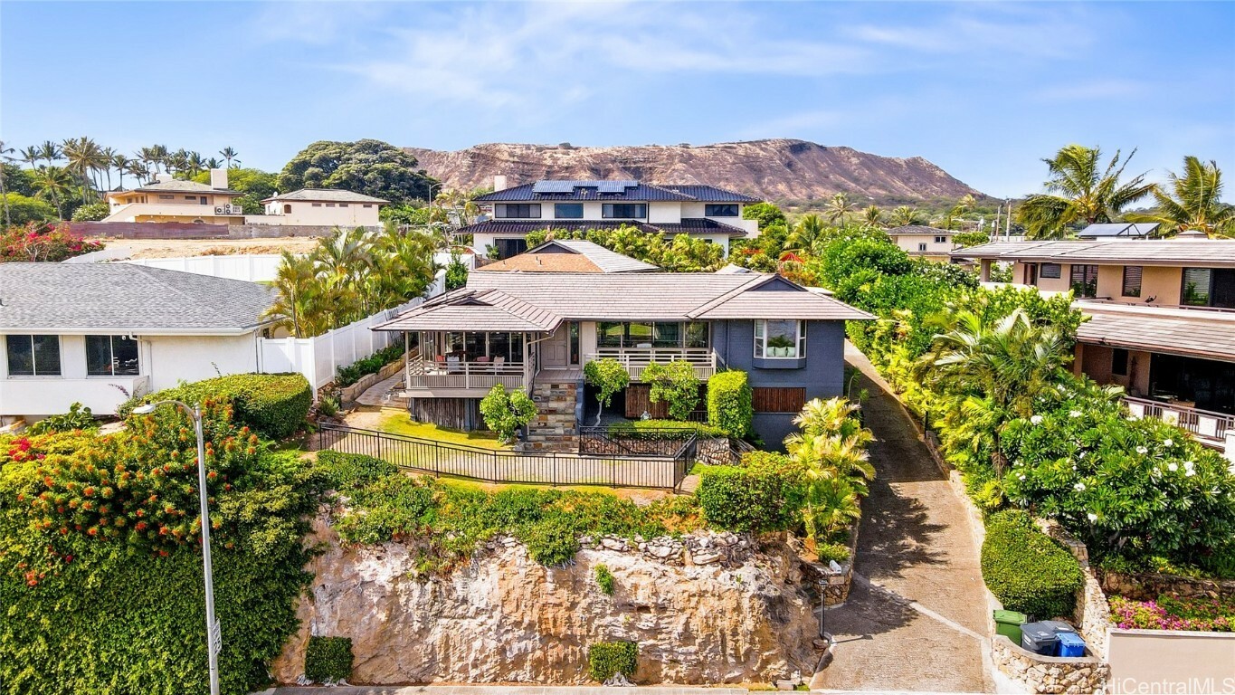 Property Photo: 676 Elepaio Street HI 96816