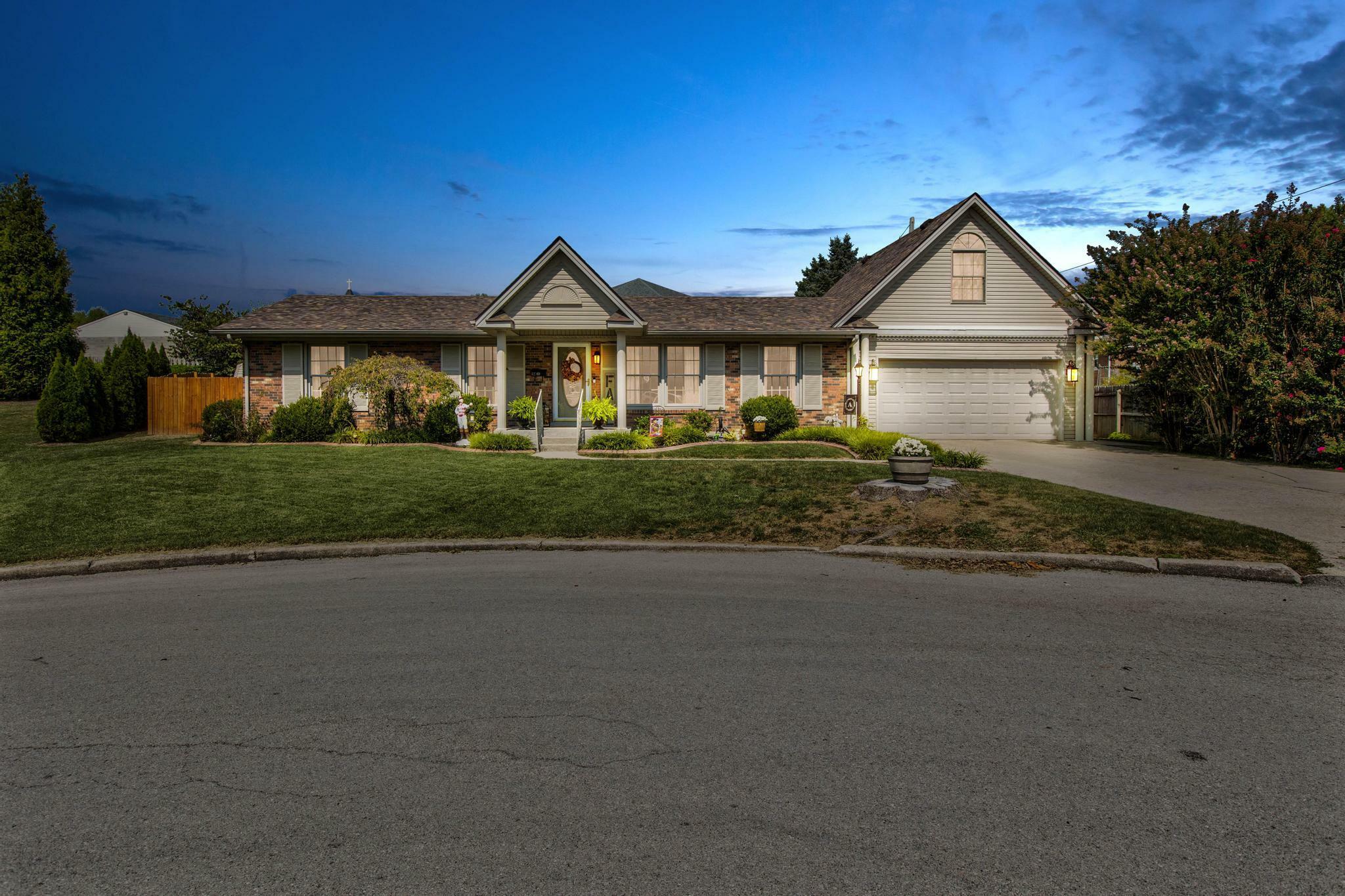 Property Photo: 421 Wallace Court KY 40475