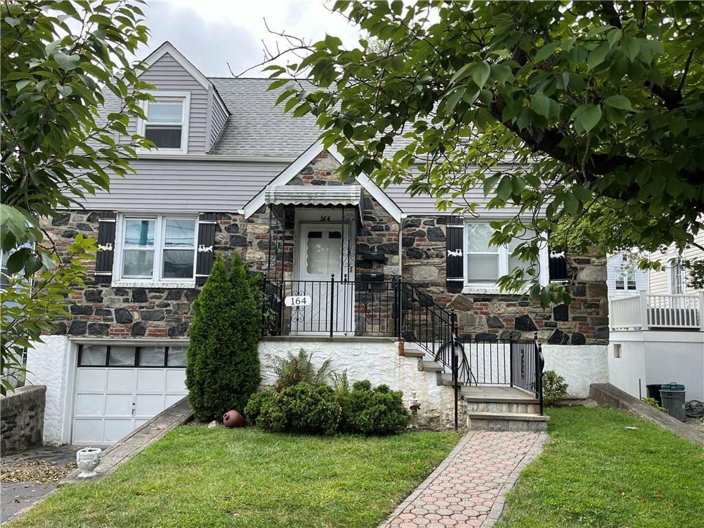 Property Photo:  164 Edgewood Avenue  NY 10704 