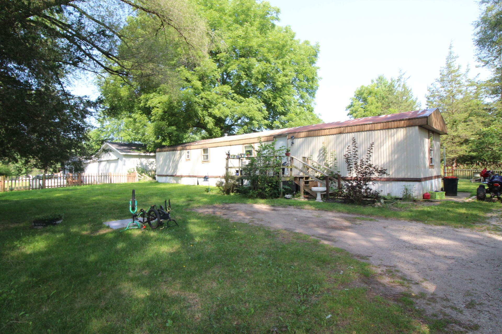 Property Photo: 5516 South Croton Hardy Drive MI 49337