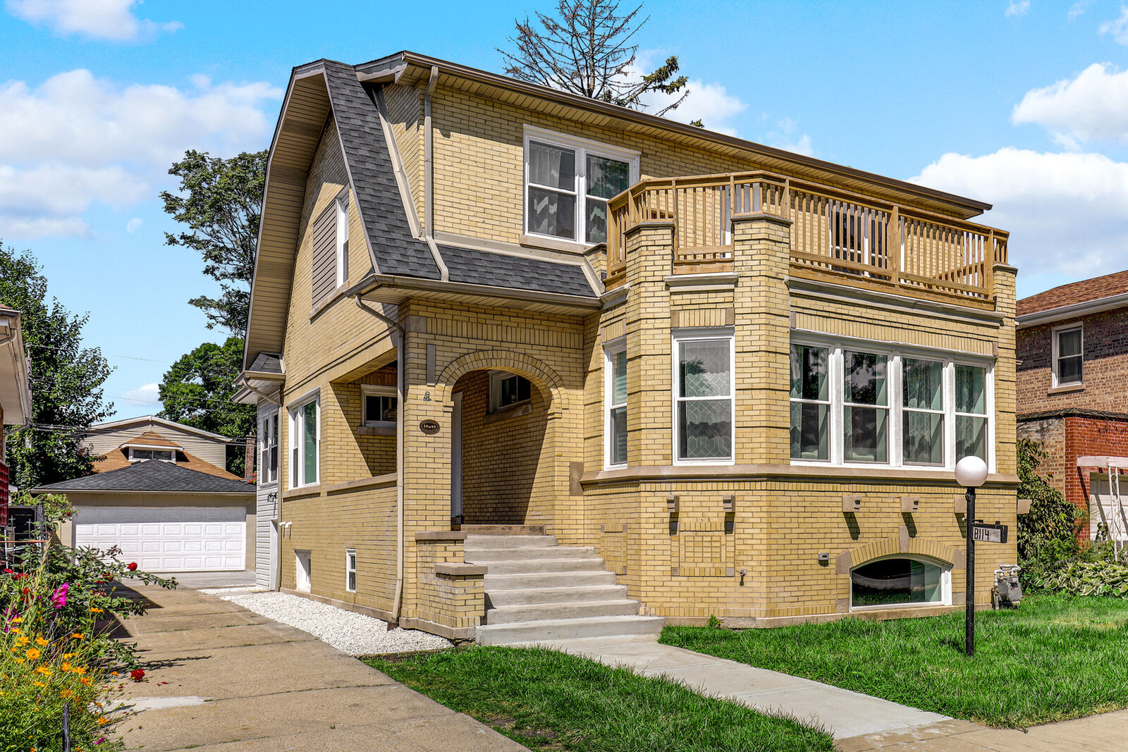 Property Photo: 8114 S Luella Avenue IL 60617