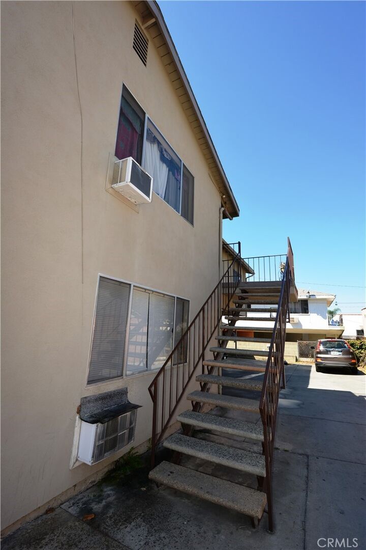 Property Photo:  6041 Pickering Avenue C  CA 90601 