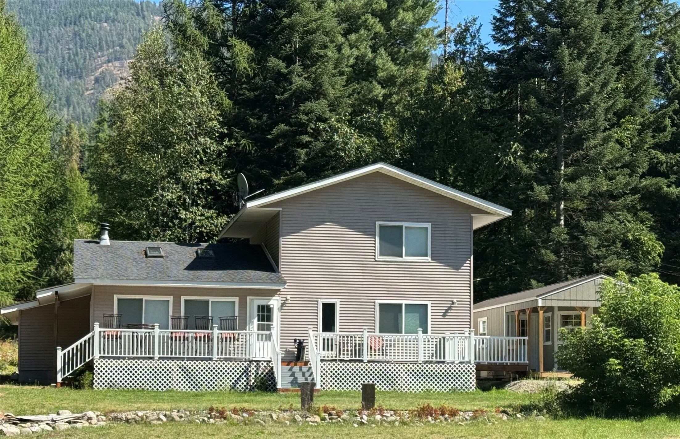 Property Photo:  18322 Bull Lake Road  MT 59935 