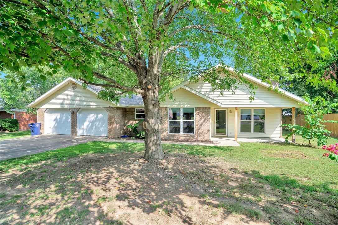 Property Photo:  804 Prairie Oaks Drive  AR 72753 