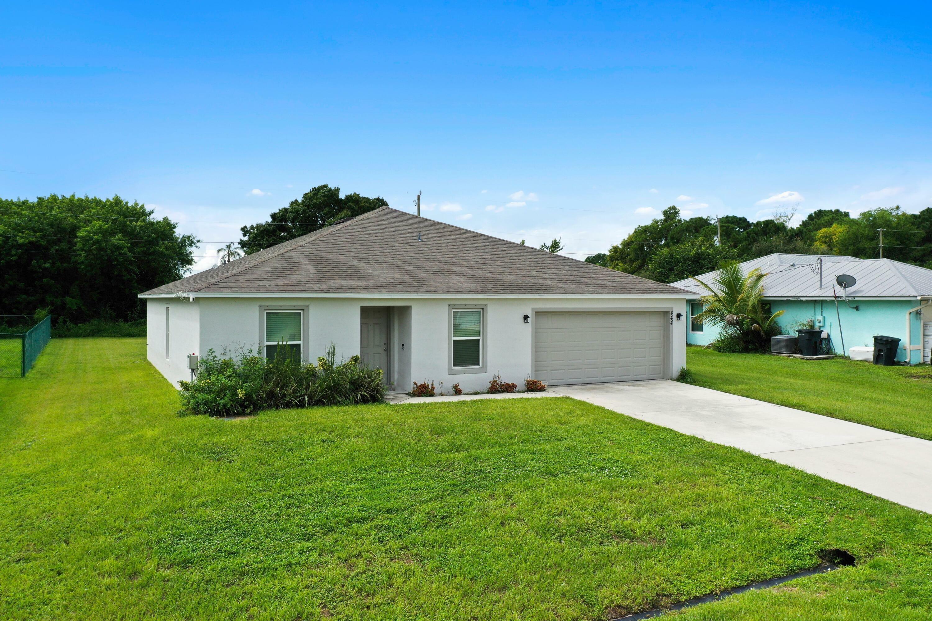 Property Photo:  444 SW Cherryhill Road  FL 34953 