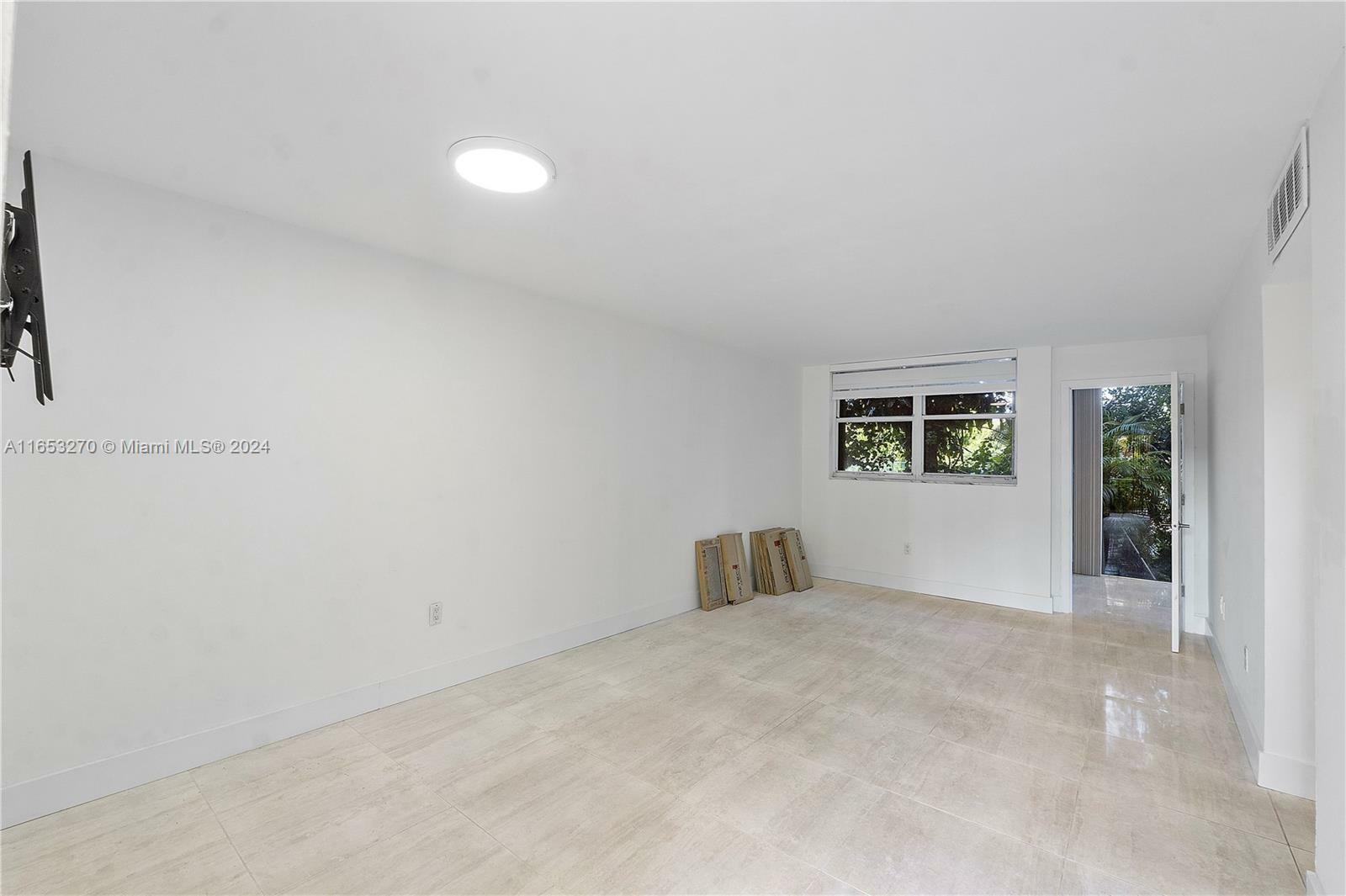 Property Photo:  9410 W Flagler St 114  FL 33174 