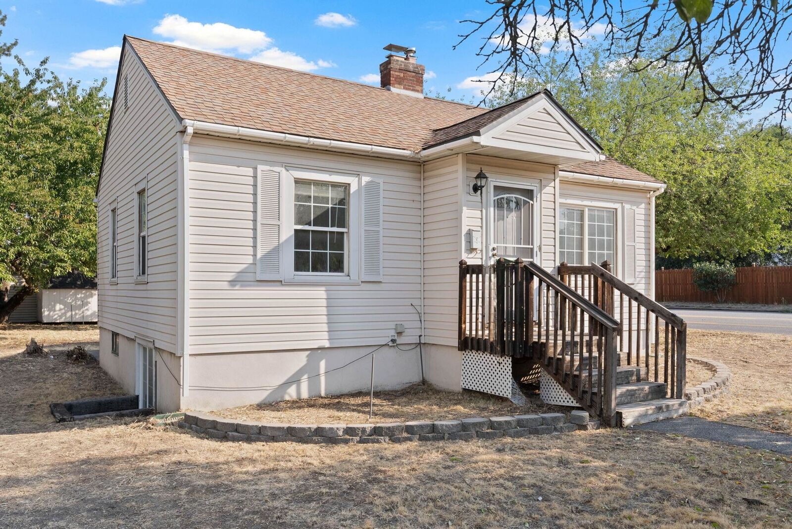 Property Photo:  2604 W Kiernan Ave  WA 99205 