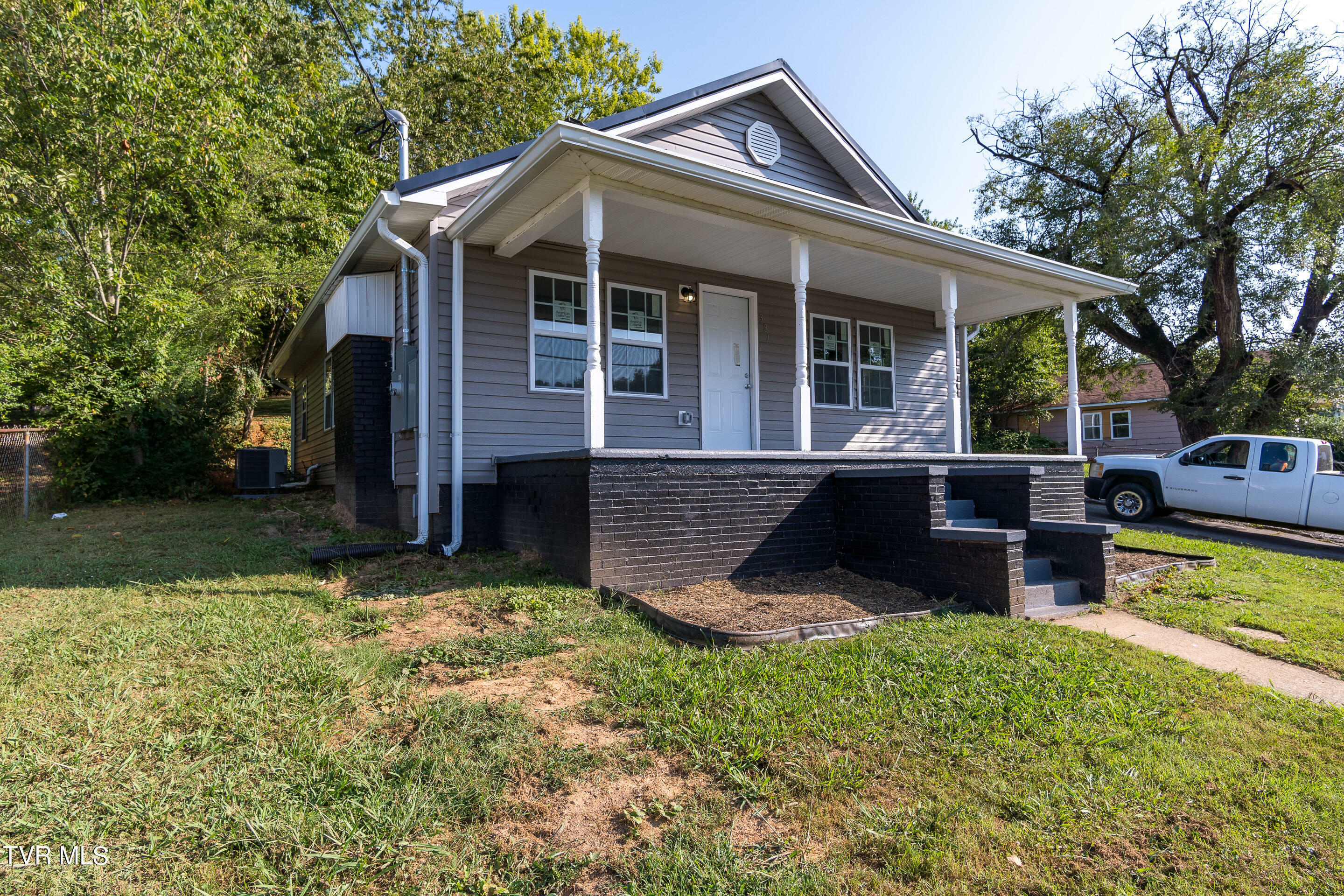 Property Photo:  381 Virgil Avenue  TN 37665 