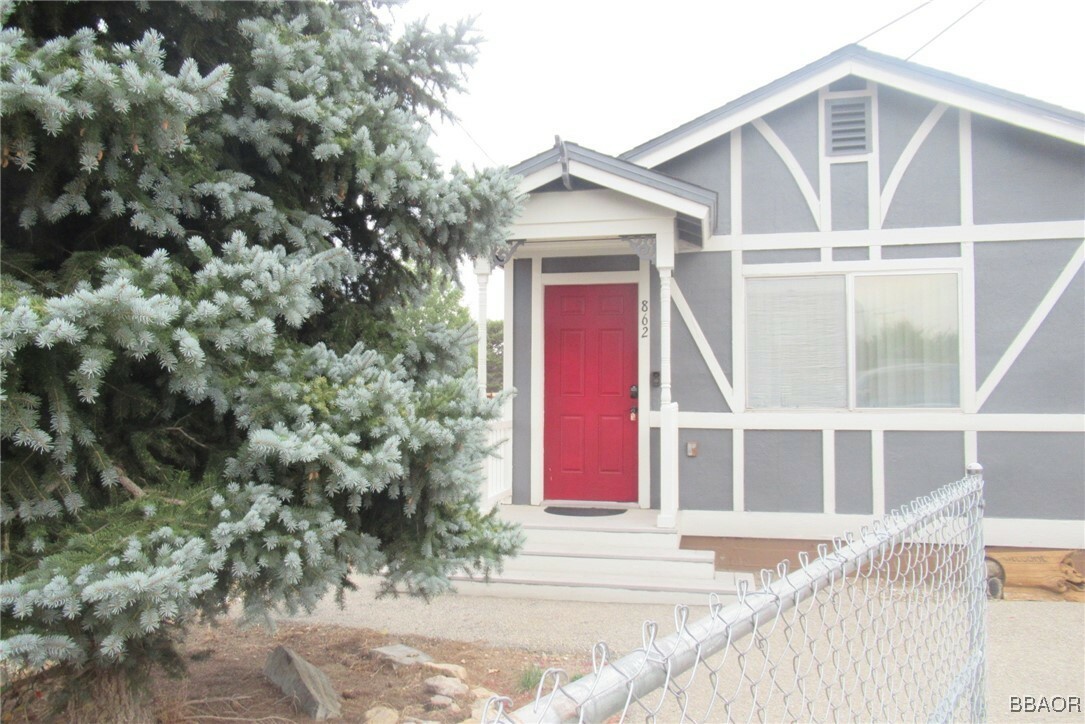 Property Photo:  862 Willow Lane  CA 92314 