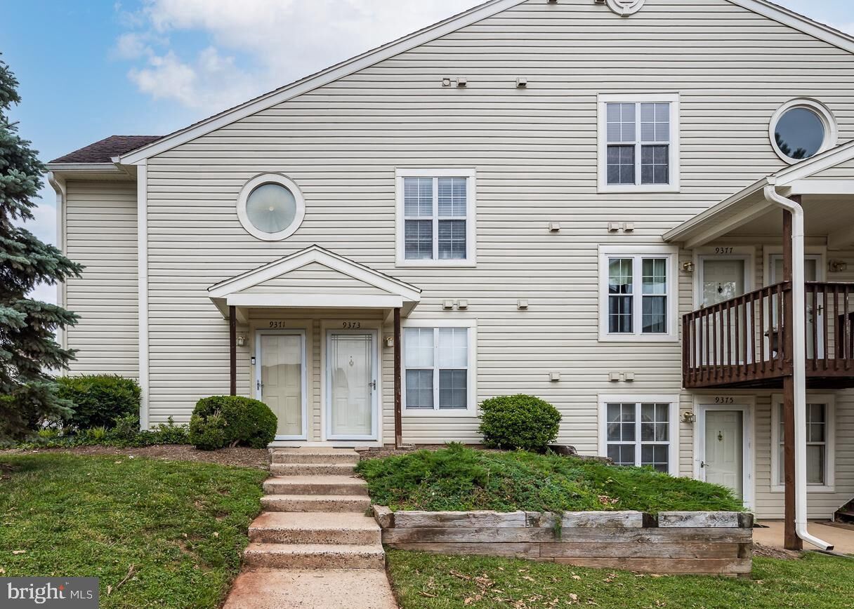 Property Photo: 9371 Scarlet Oak Drive VA 20110