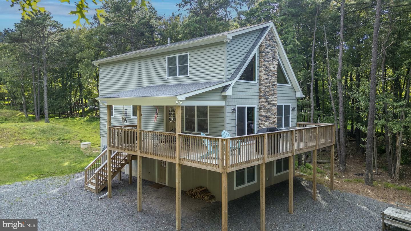 Property Photo: 112 Hunt Trail PA 18210