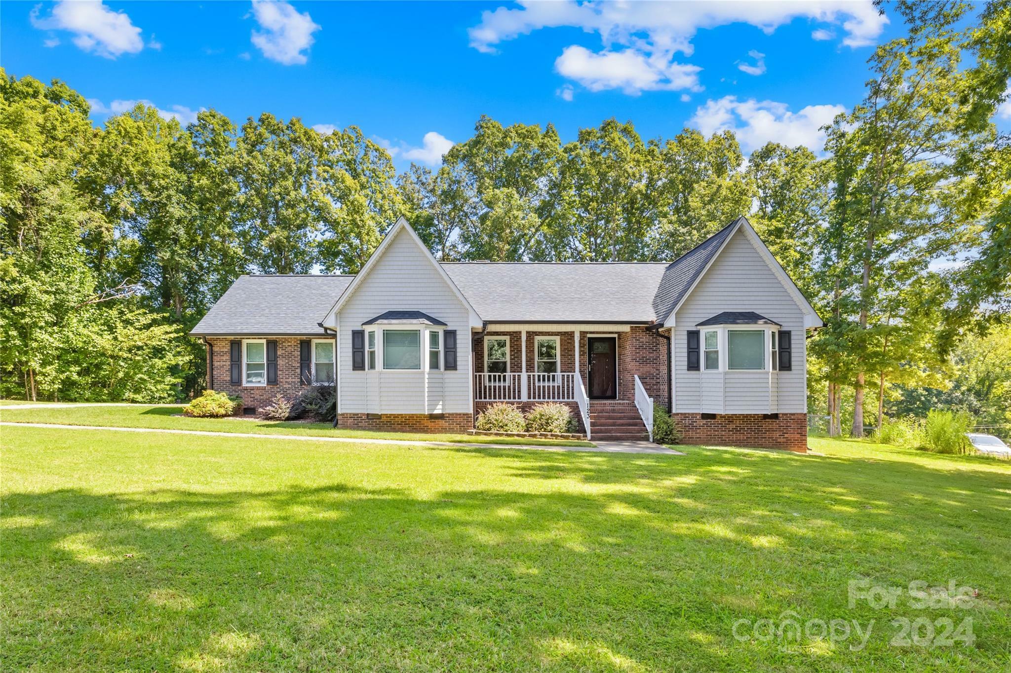 Property Photo: 123 Country Creek Drive NC 28086