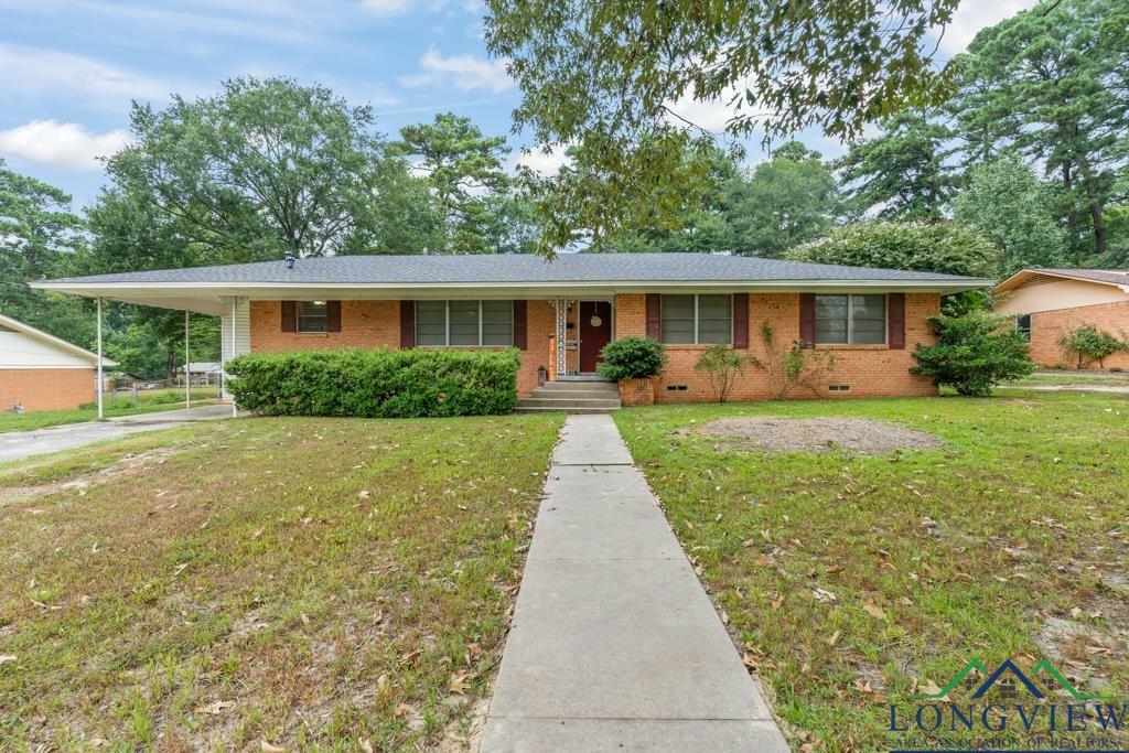 Property Photo:  1112 Pine Street  TX 75644 