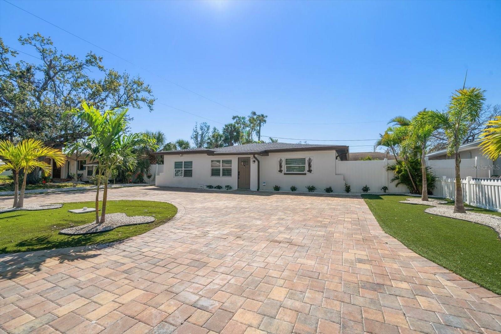 Property Photo:  6750 W Flamingo Way S  FL 33707 