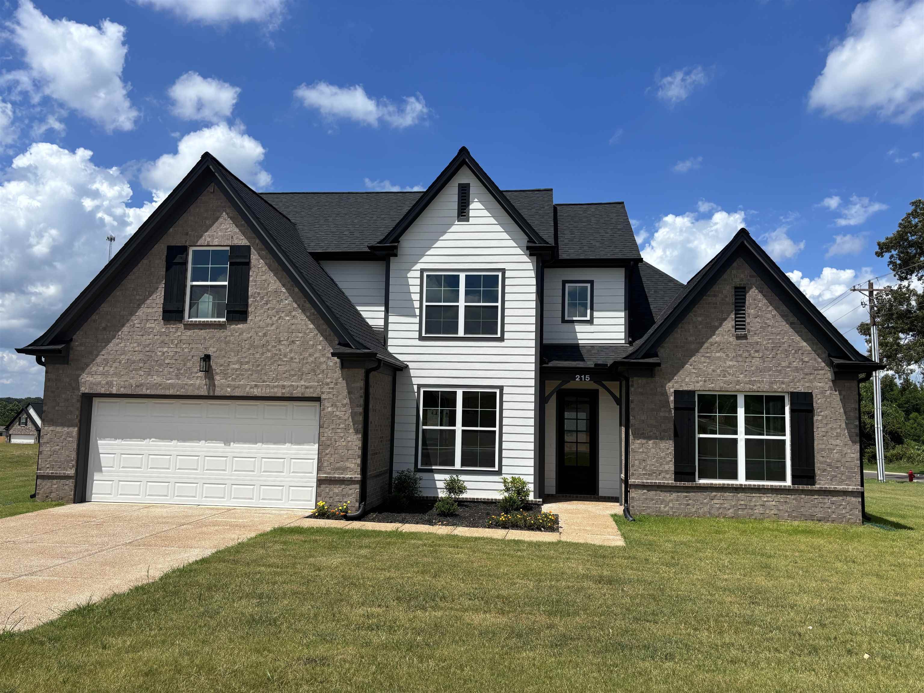 Property Photo: 215 Hughetta St S TN 38060