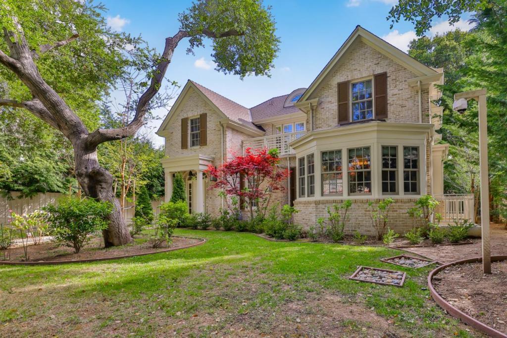 Property Photo: 1768 Emerson Street CA 94301