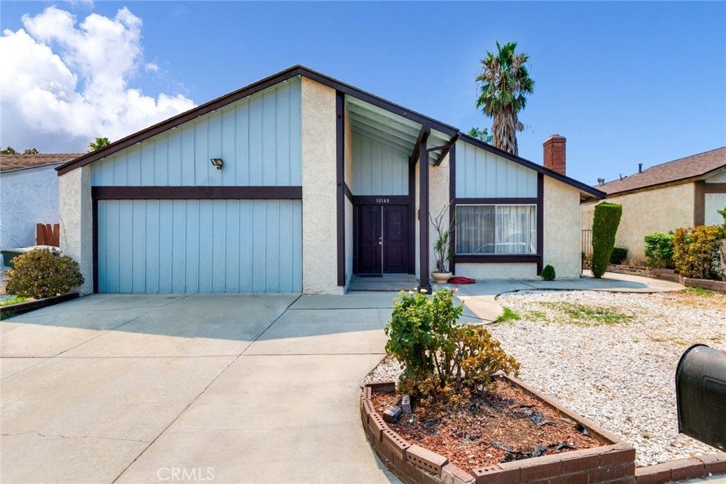 Property Photo:  10140 Leucadia Lane  CA 92503 