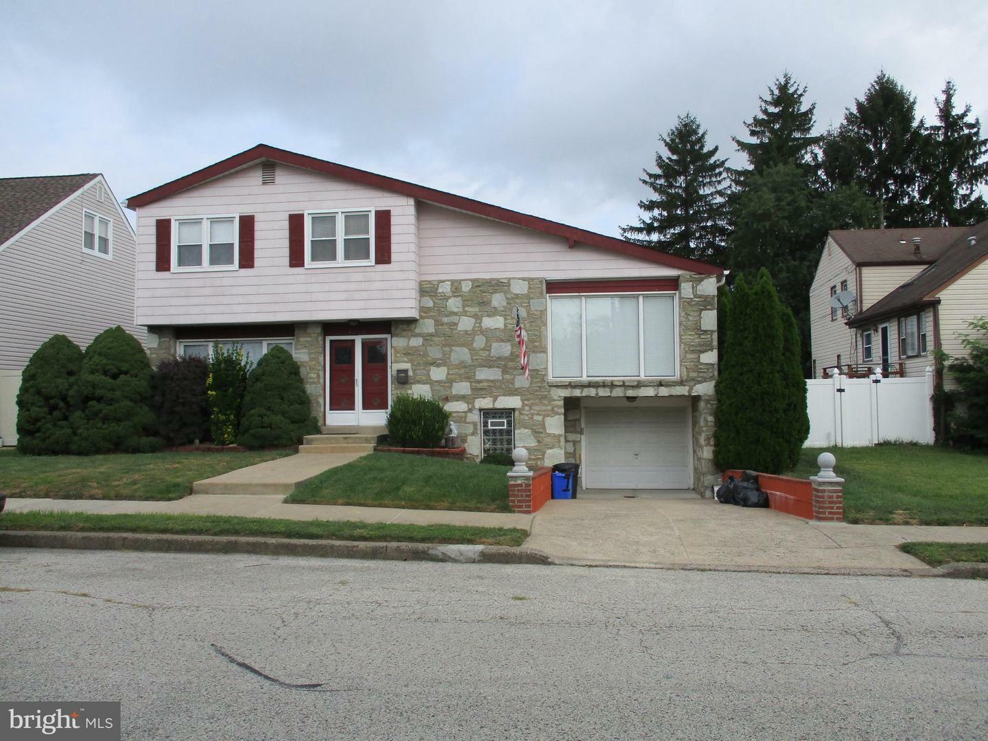 Property Photo:  9826 Bridle Road  PA 19115 