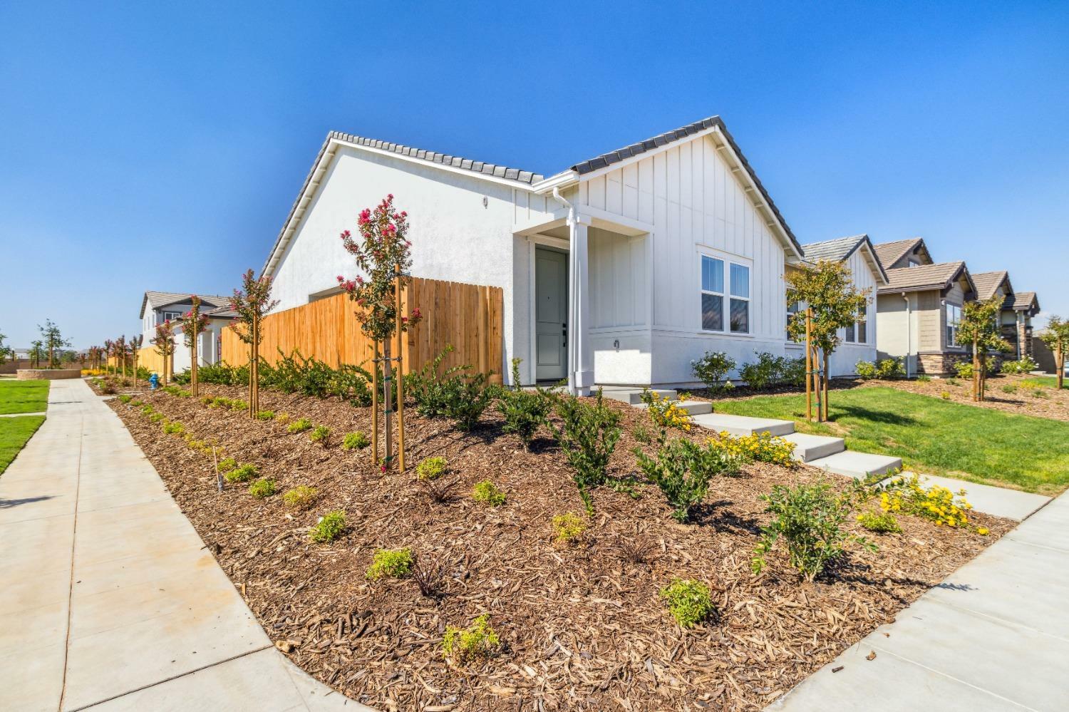 Property Photo:  273 Smith Lane S  CA 93636 