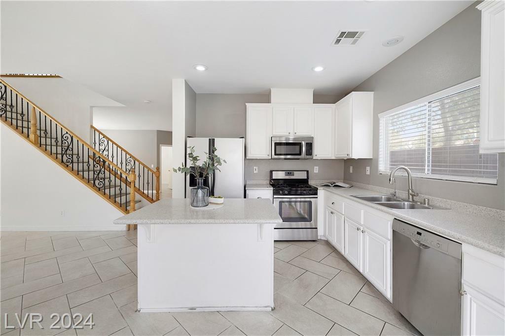 Property Photo:  752 White Grotto Street  NV 89138 