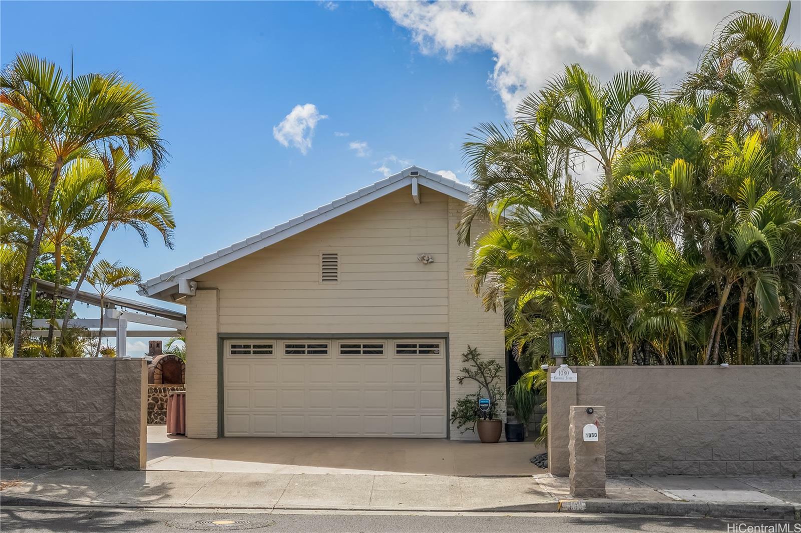 Property Photo:  1080 Kaumoku Street  HI 96825 