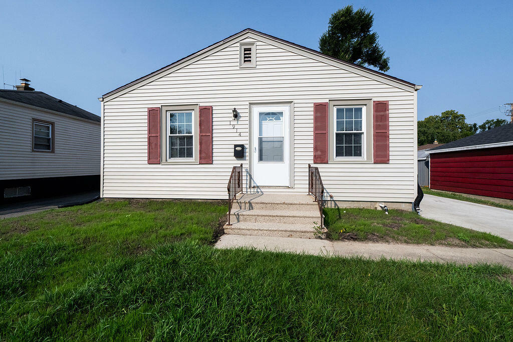 Property Photo:  1914 Russet St  WI 53405 