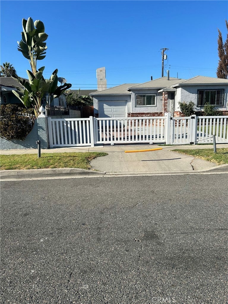 Property Photo:  749 W 131st Street  CA 90222 