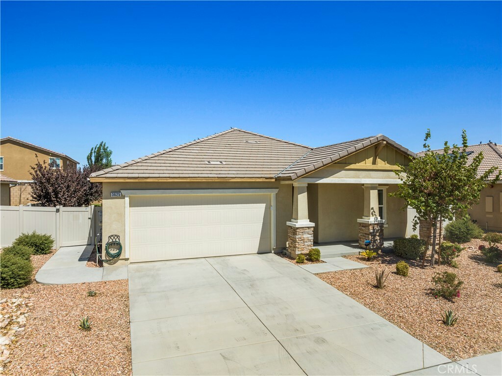 Property Photo:  3625 Garnet Lane  CA 93535 