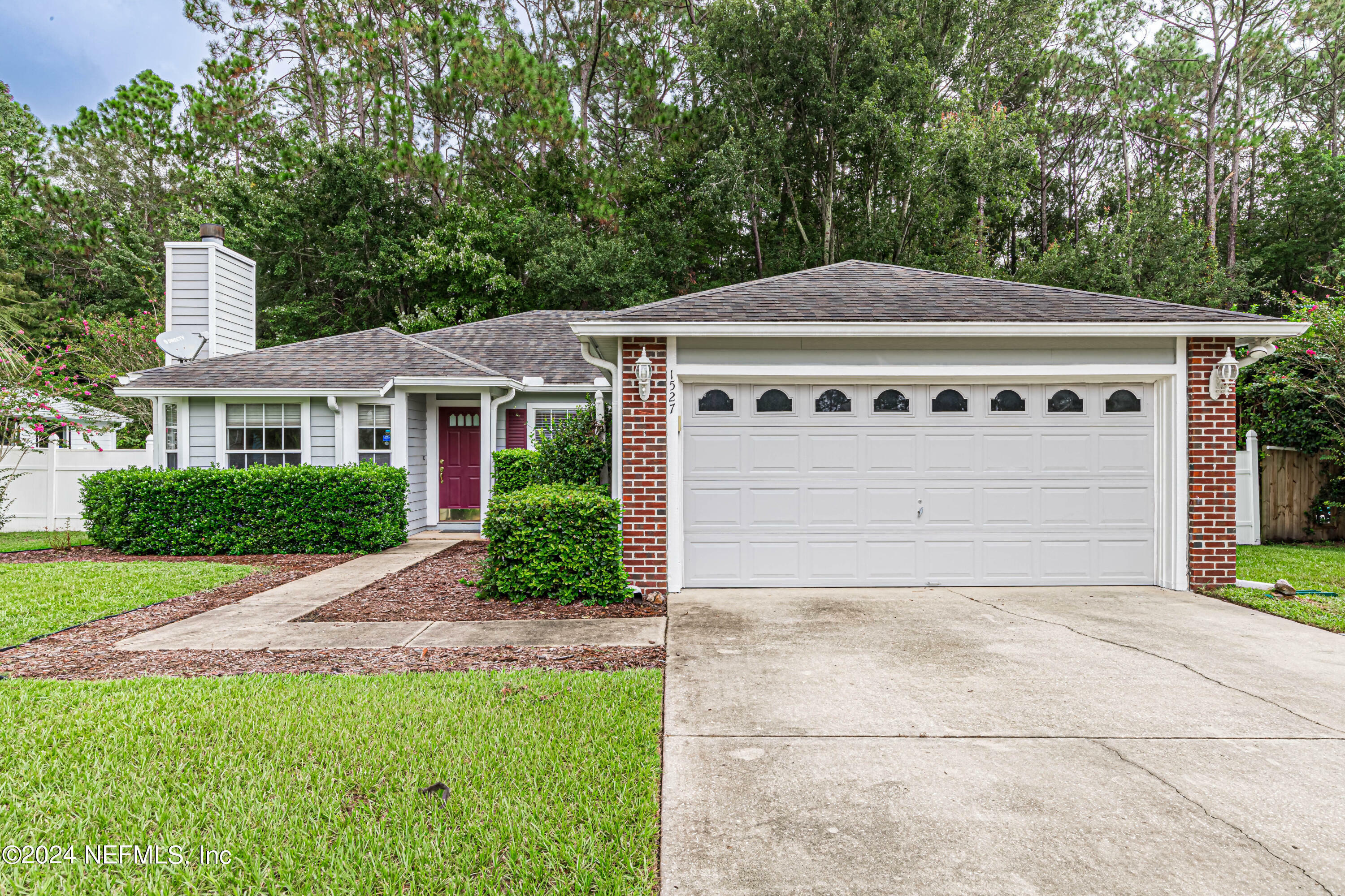 Property Photo:  1527 Marble Lake Drive  FL 32221 