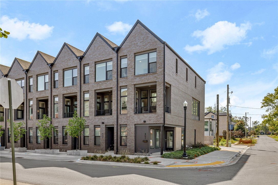 Property Photo: 402 SW B Street AR 72712