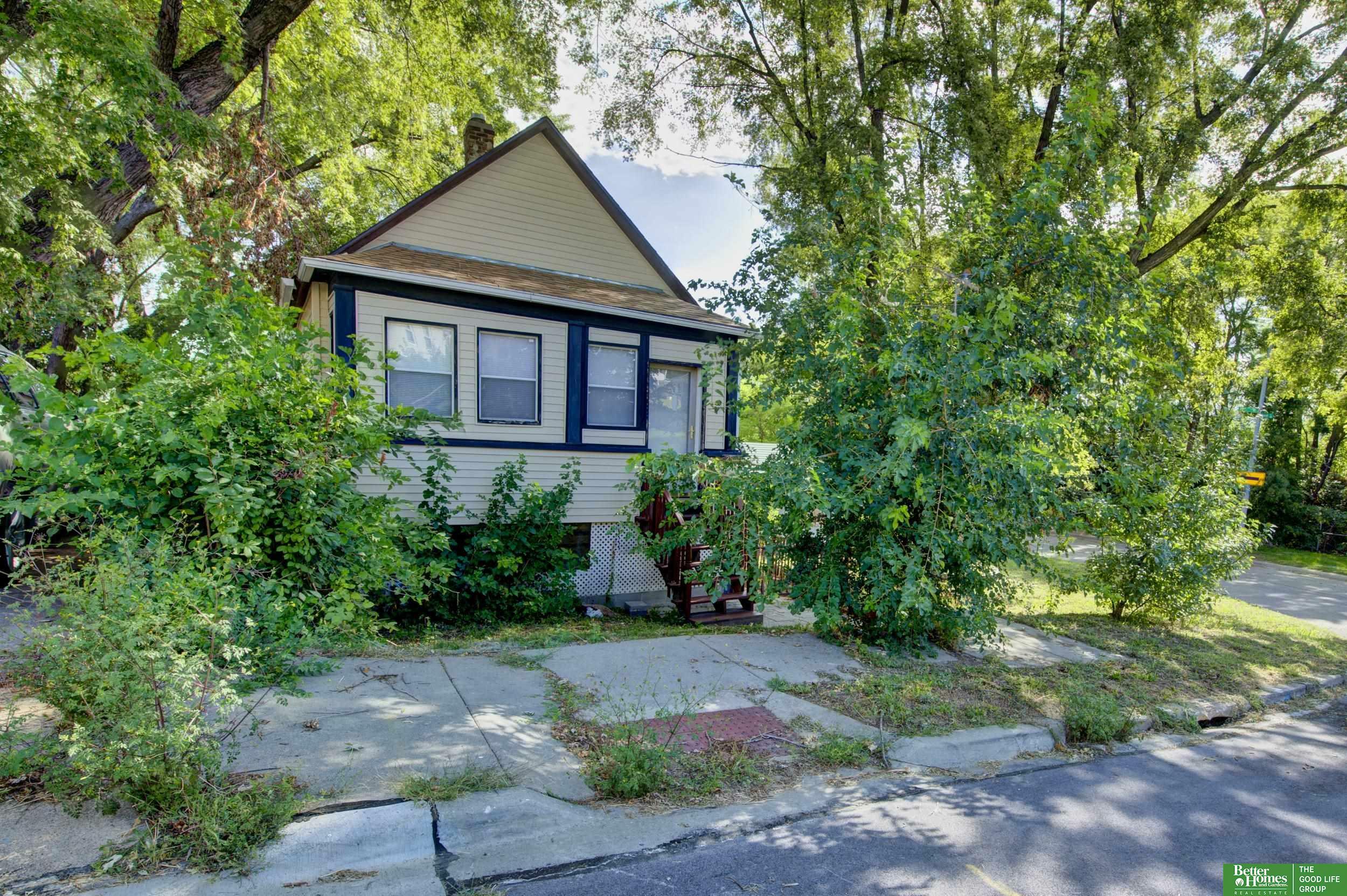 Property Photo:  2914 Gold Street  NE 68105 