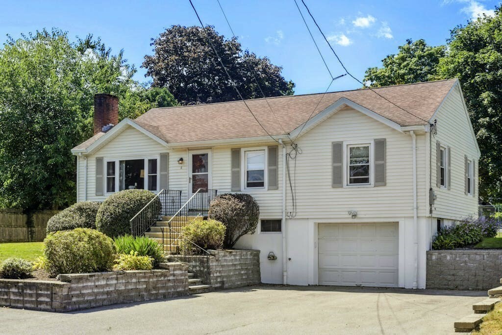 Property Photo:  6 Lakeview Drive  MA 01536 