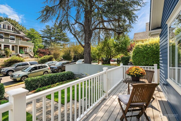 Property Photo: 1507 33rd Avenue WA 98122