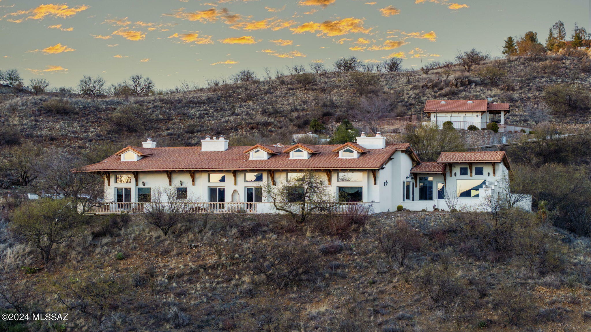 Property Photo:  177 E Camino Vista Del Cielo  AZ 85621 