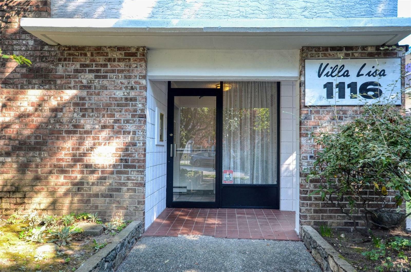 Property Photo: 1116 Queens Ave 204 BC V8T 1M9